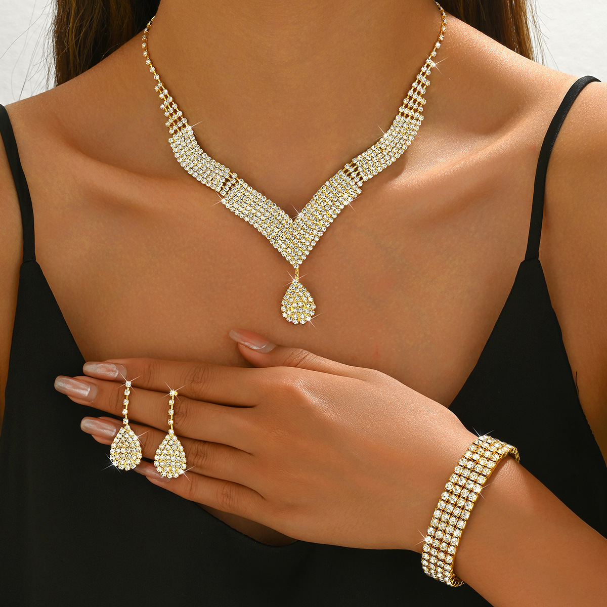 Black Teardrop Jewelry Set for Pakistani Women