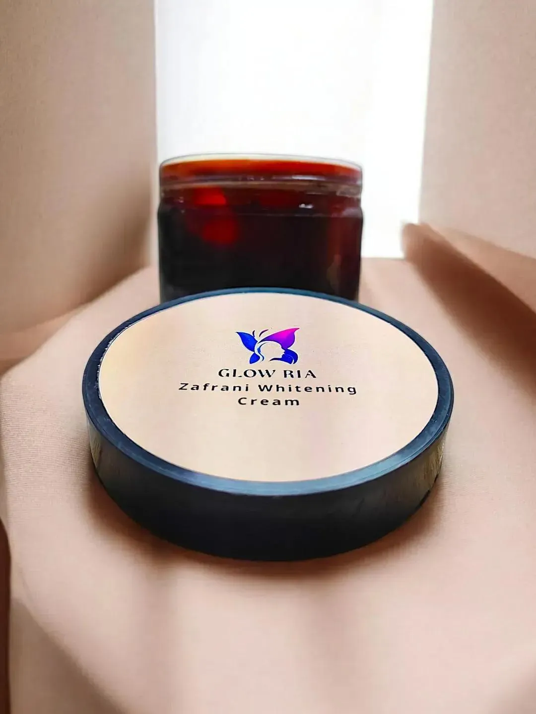 Glow Ria Zafrani Whitening Cream 250g Black Jar