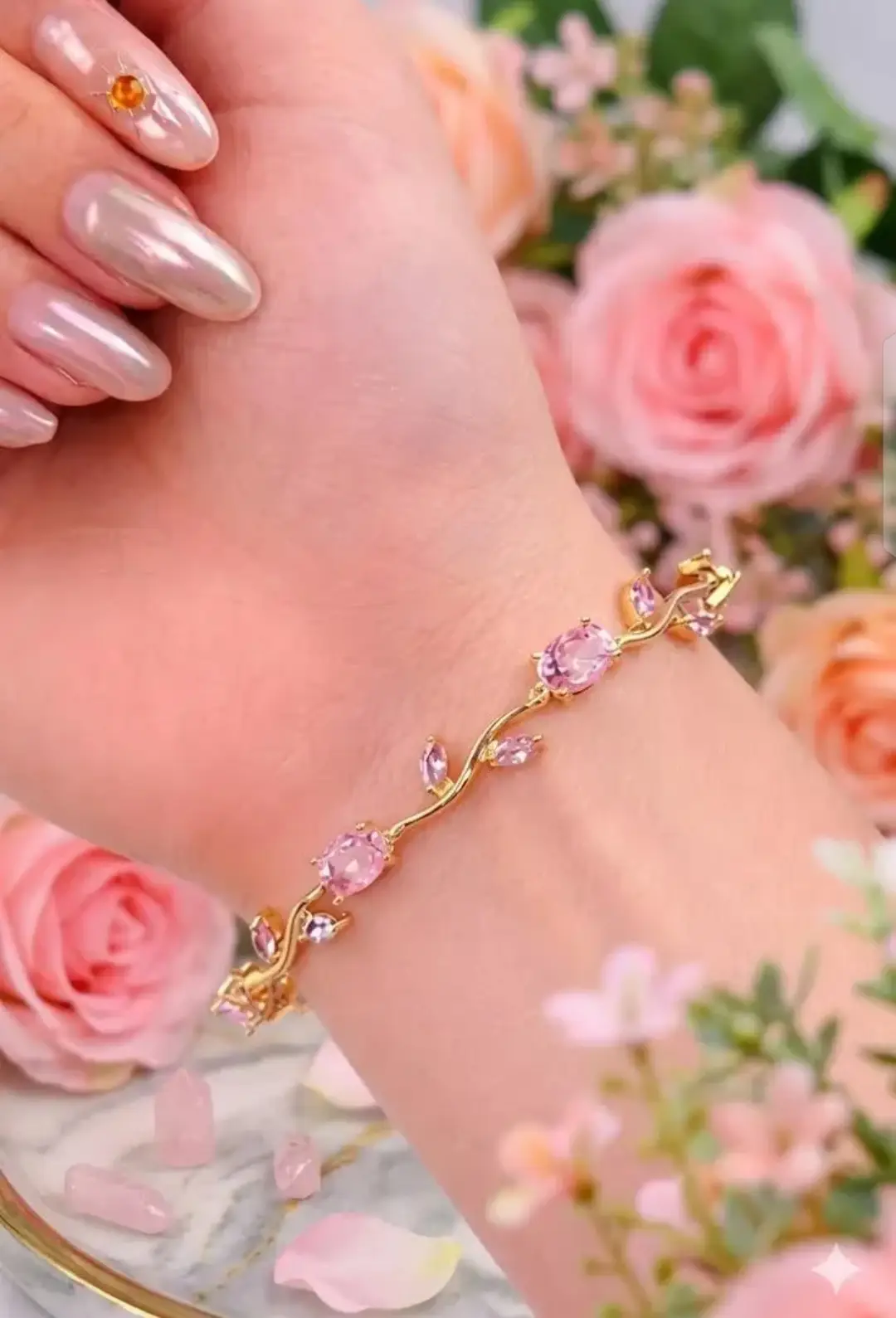 Golden Base Pink Trending Tulip Braclet QWJ-187