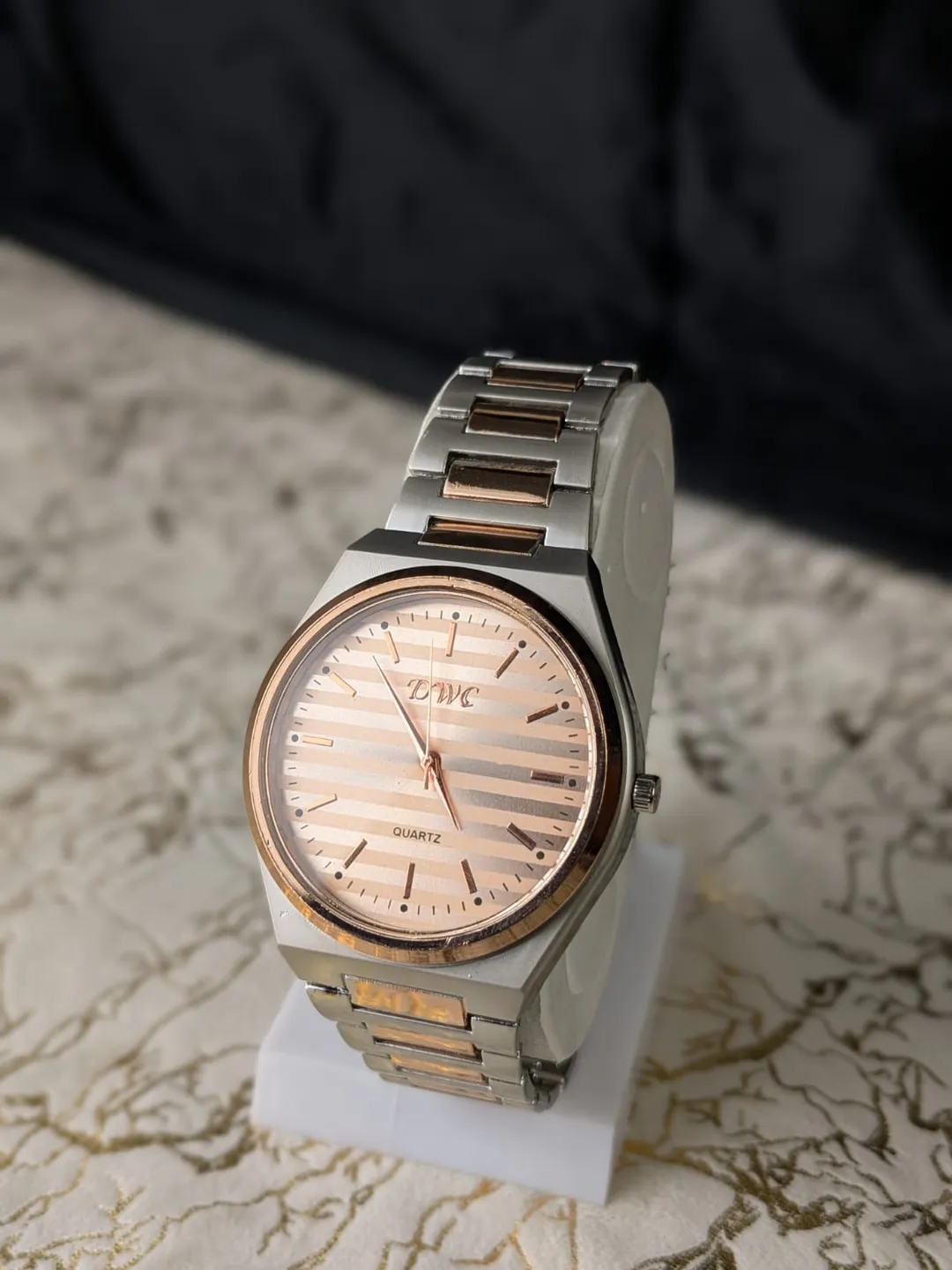 Men's Comfort Fit Strap Watch
